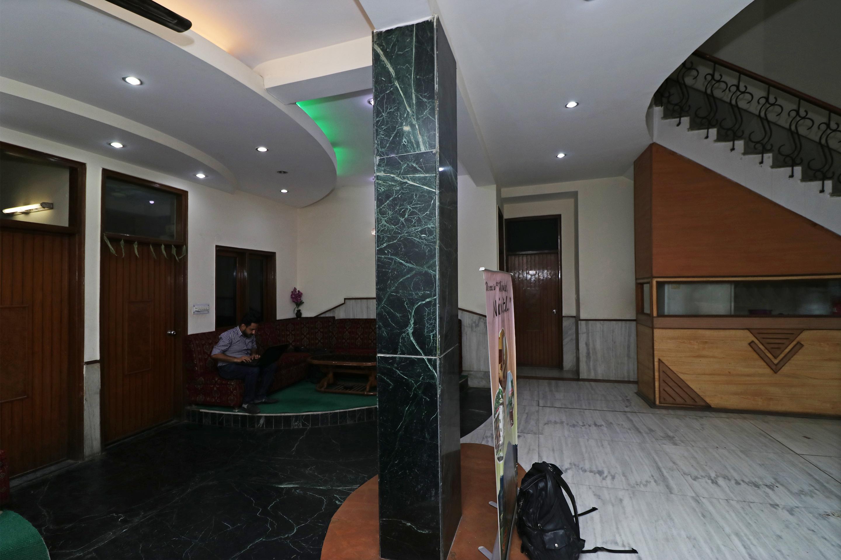 Adb Rooms Hotel Silver Shine New Delhi Exteriör bild