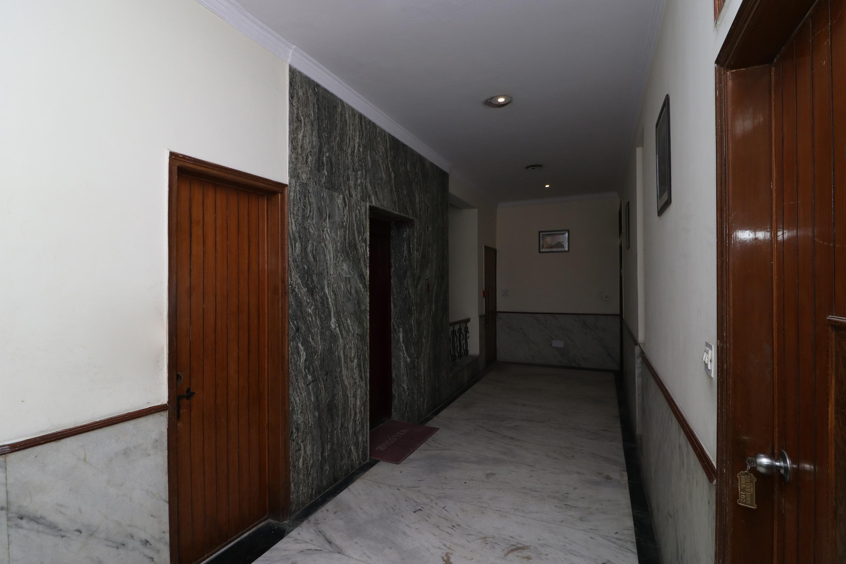 Adb Rooms Hotel Silver Shine New Delhi Exteriör bild